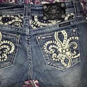 Buckle Miss Me Decorated Women’s Jeans Size 26